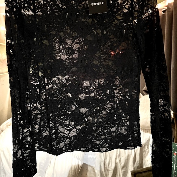 NWT Forever 21 black lace sheer long-sleeve blouse, with ruffled collar, size M - Picture 2 of 6